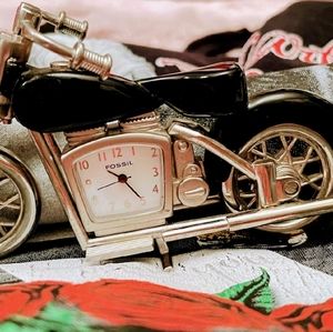 Harley Davidson style black & silver stand up night stand Fossil movement clock